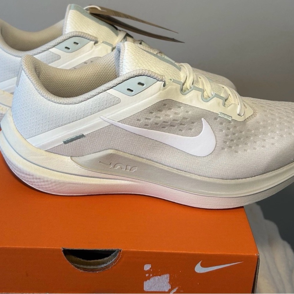 Nike Winflo 10 Women's Road Running Shoes Size 9